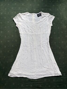 Vintage Victoria Ashley White Embroidered Square Neck Dress